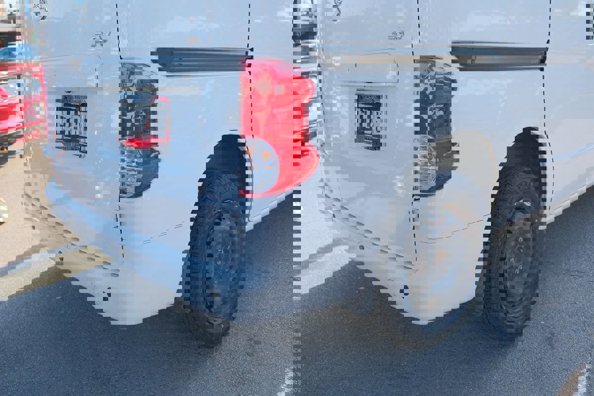 Used 2021 Nissan NV200 SV w/ Back Door Glass Package image 27