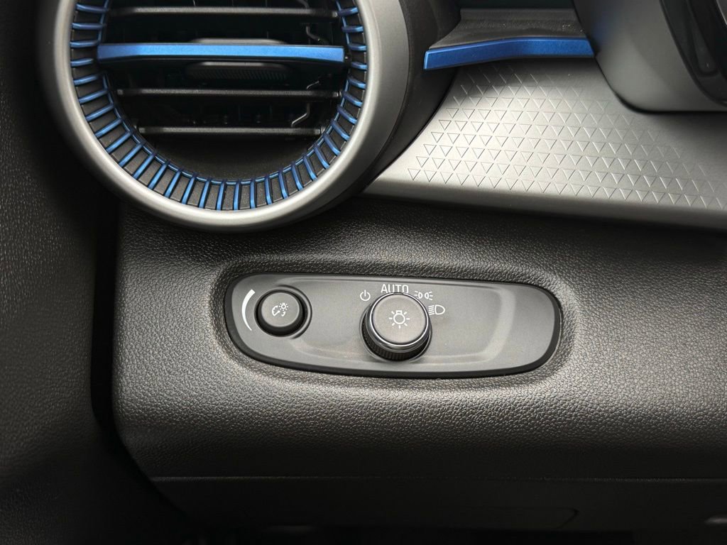 Used 2024 Chevrolet Trax LS image 24