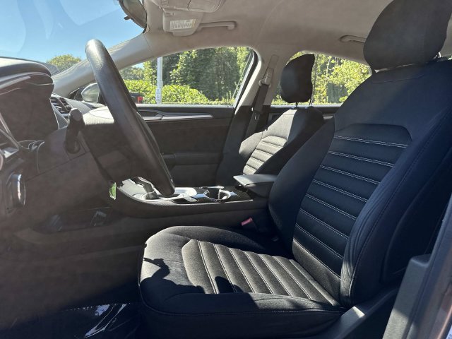 Used 2014 Ford Fusion SE FWD image 6