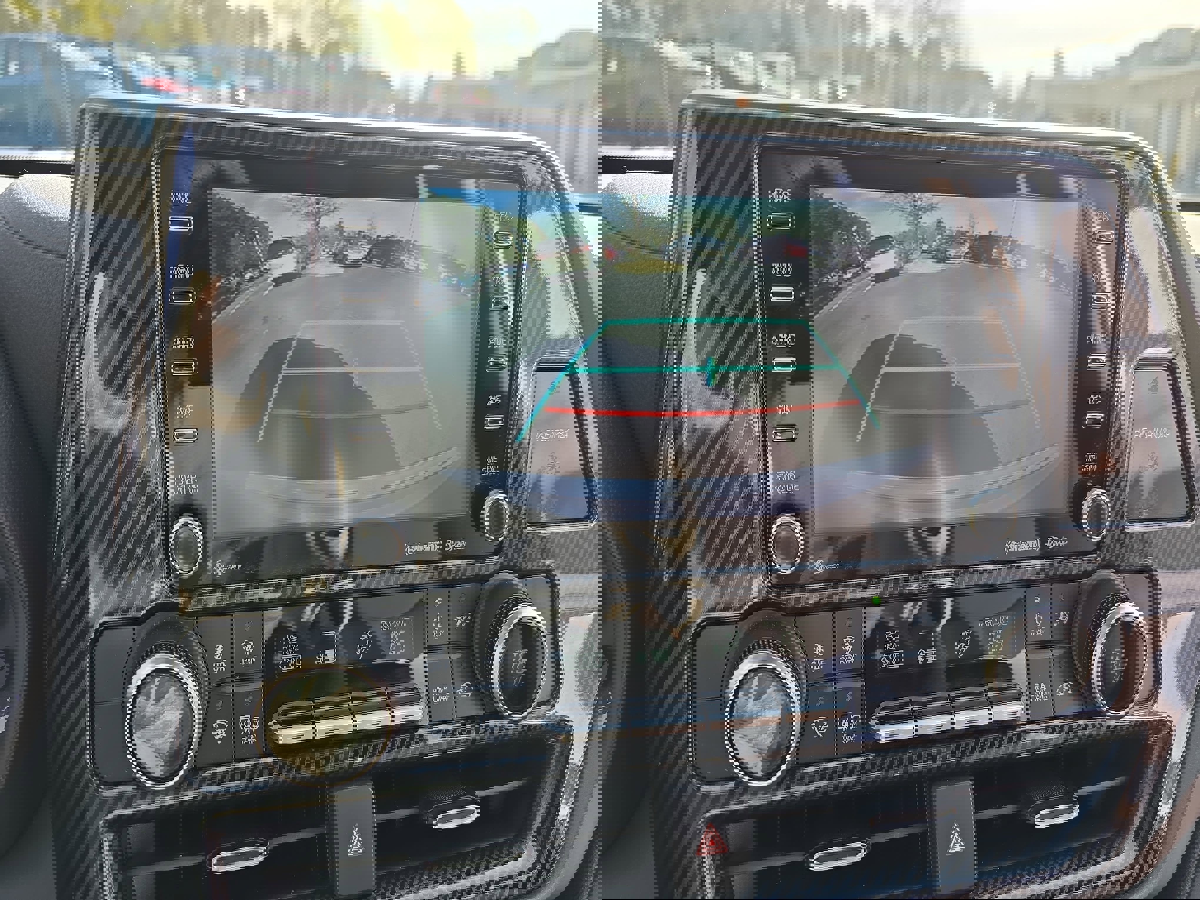 Used 2022 Toyota Highlander LE image 25