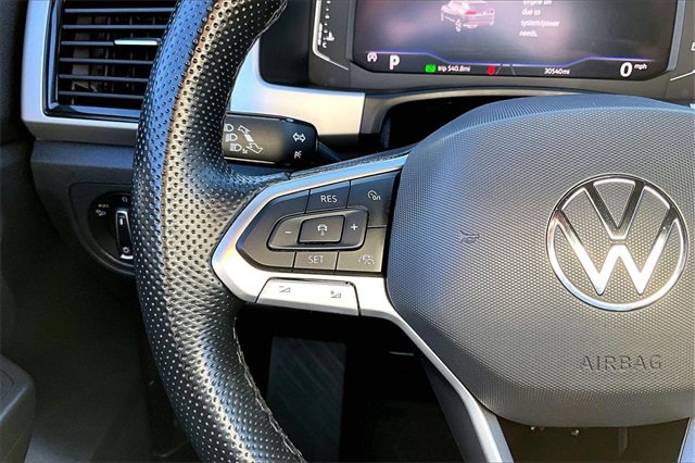 Used 2022 Volkswagen Atlas Cross Sport SEL R-Line image 11