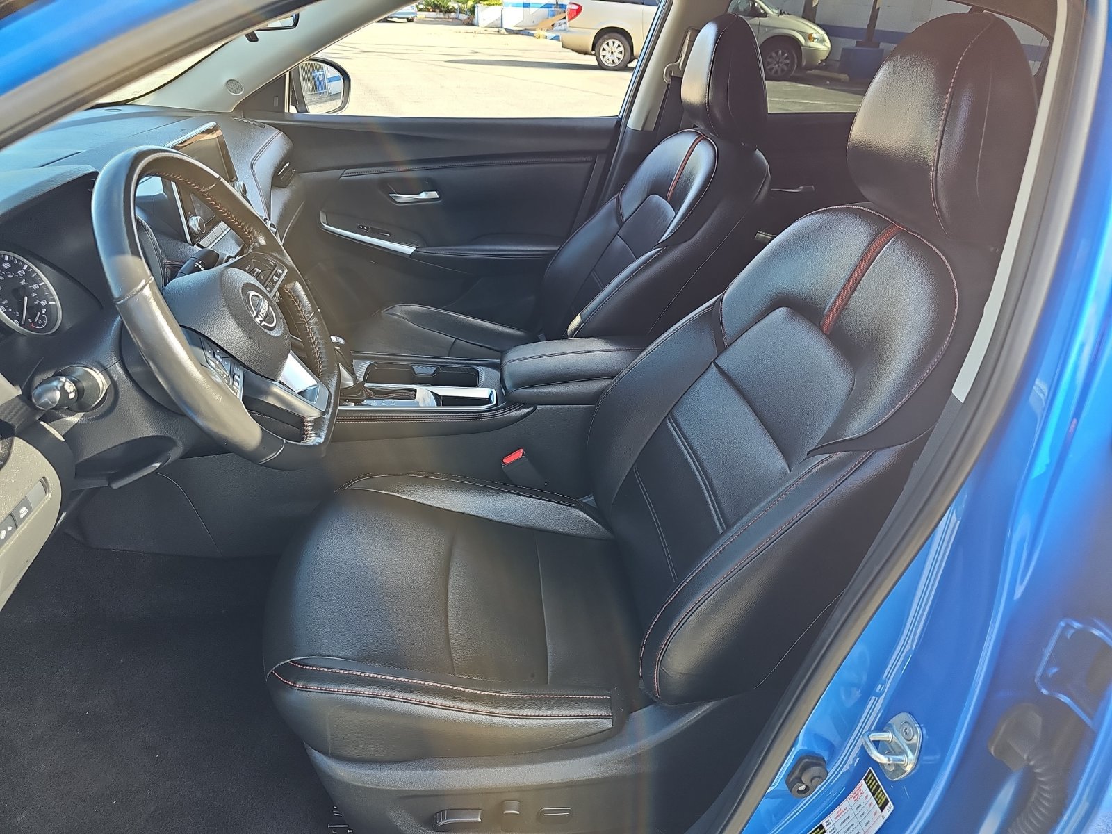 Used 2025 Nissan Sentra SR w/ SR Premium Package FWD image 17