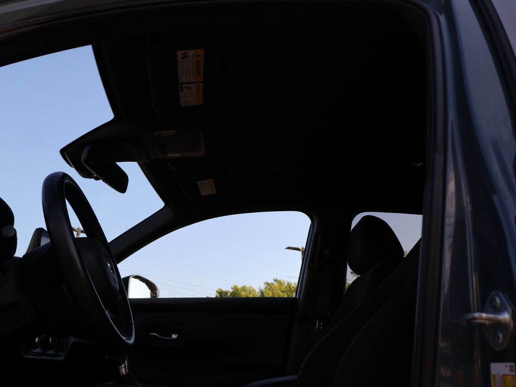 Certified 2025 Honda HR-V Sport image 31