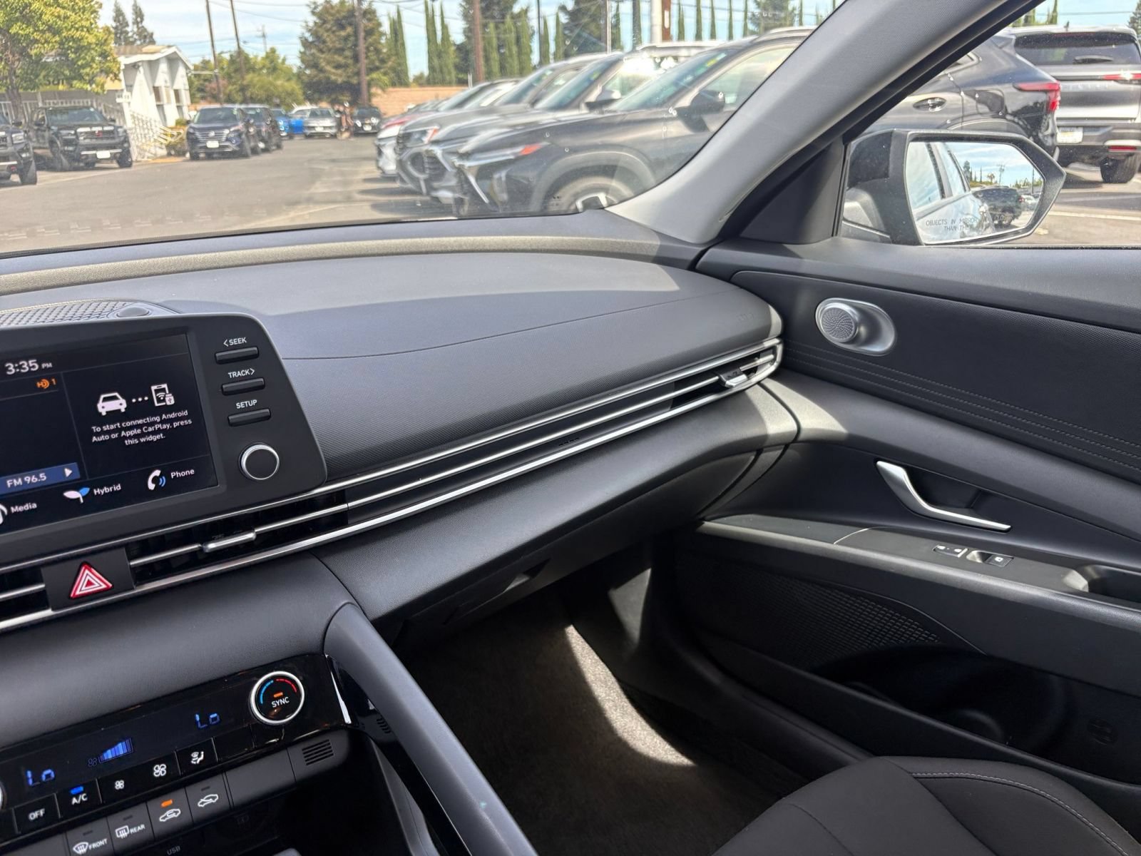 Used 2026 Hyundai Elantra Hybrid FWD image 29