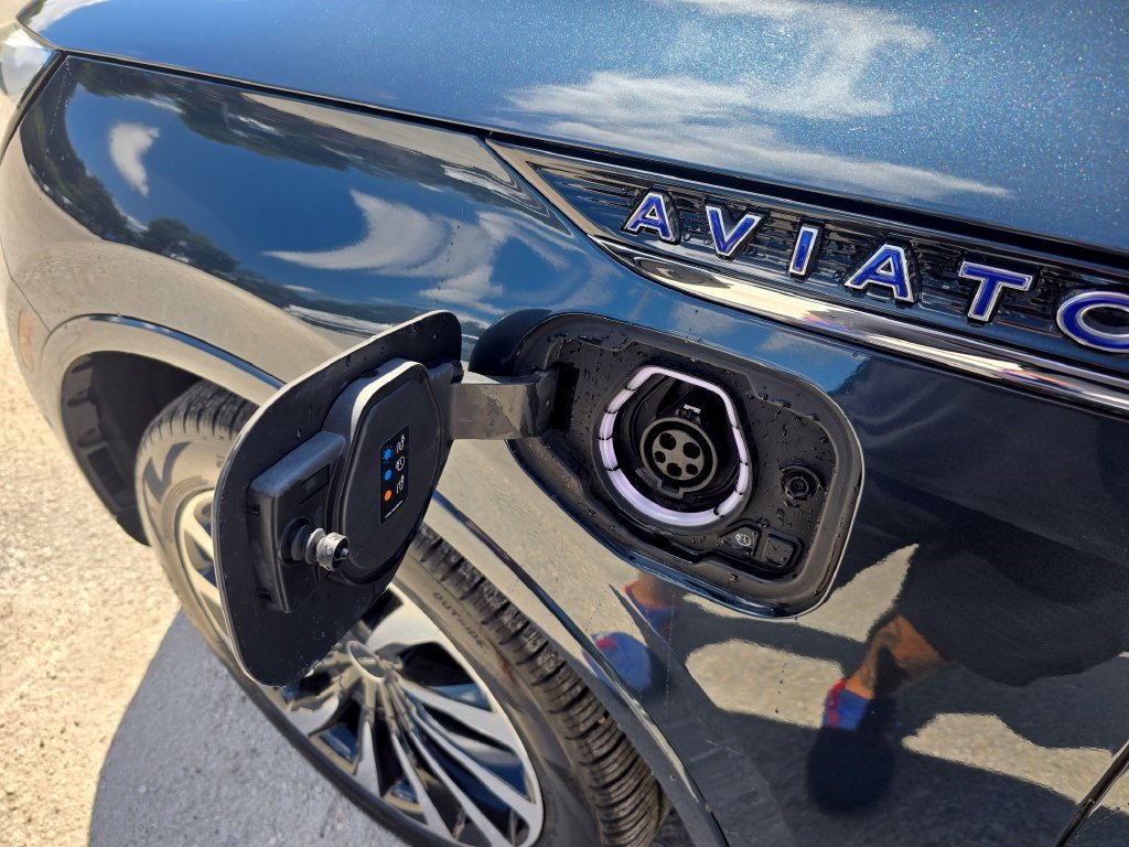 Used 2020 Lincoln Aviator Black Label Grand Touring w/ Class IV Trailer Tow Package AWD/4WD image 13