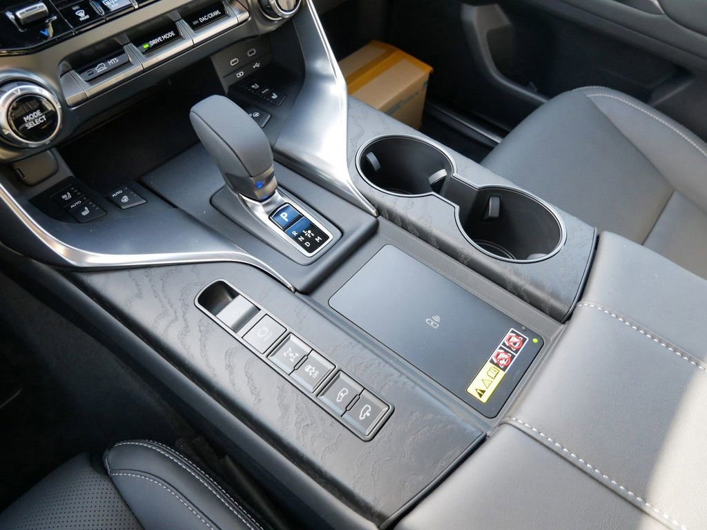 New 2026 Lexus LX 700h Luxury image 24