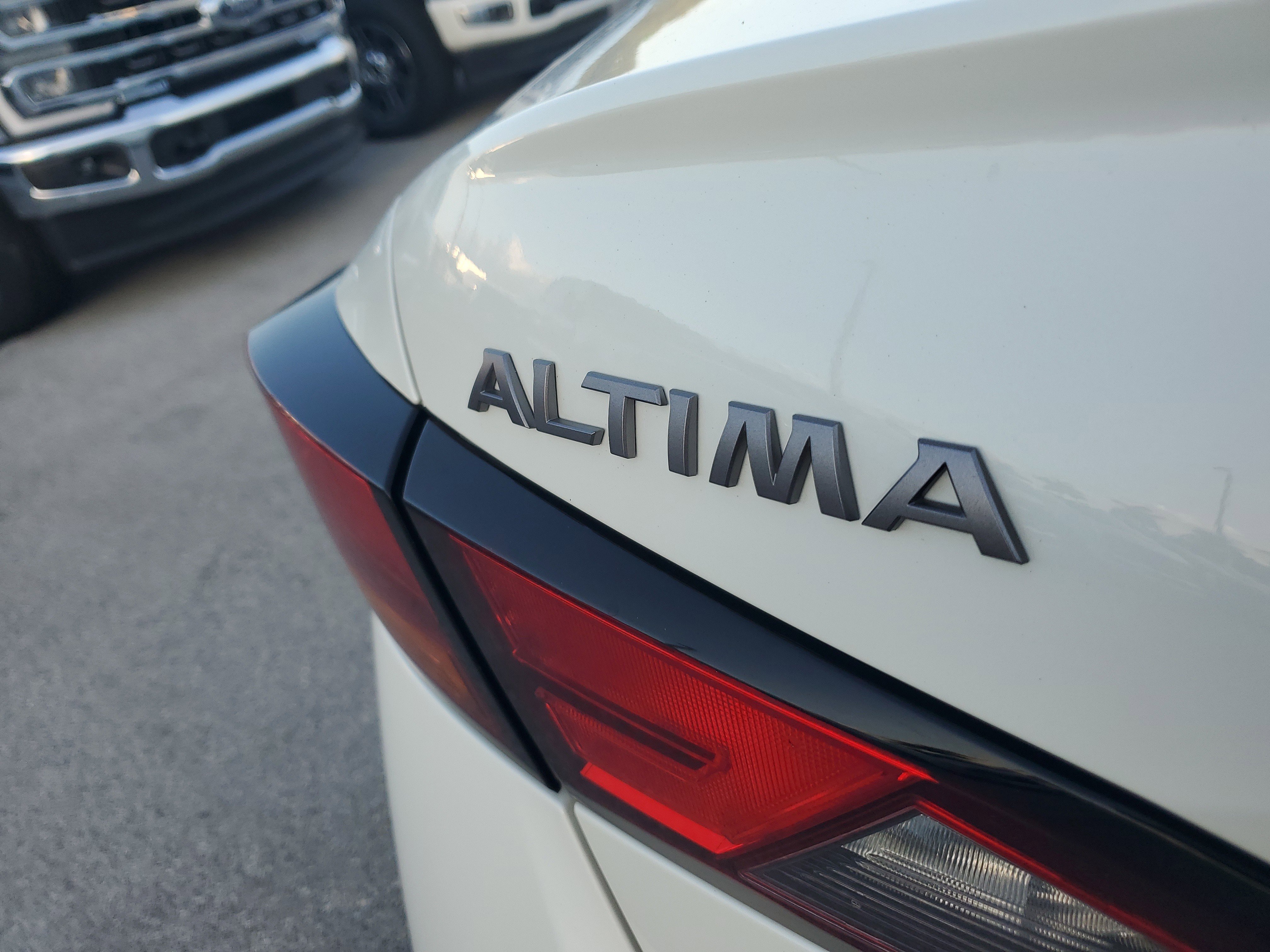 Certified 2025 Nissan Altima 2.5 SR AWD/4WD image 30