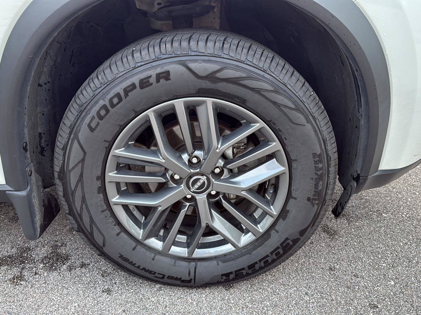 Used 2022 Nissan Rogue S FWD image 14