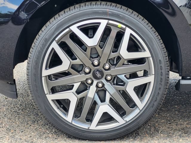 New 2026 Ford Expedition Max Platinum w/ Platinum Ultimate Package AWD/4WD image 18