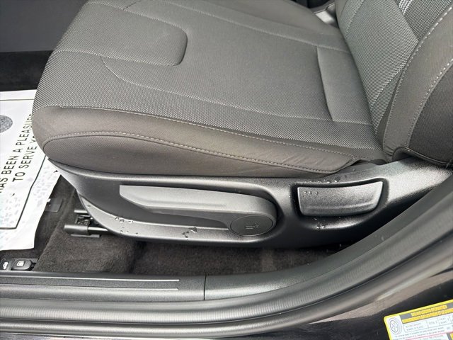 Used 2025 Hyundai Elantra SE image 15