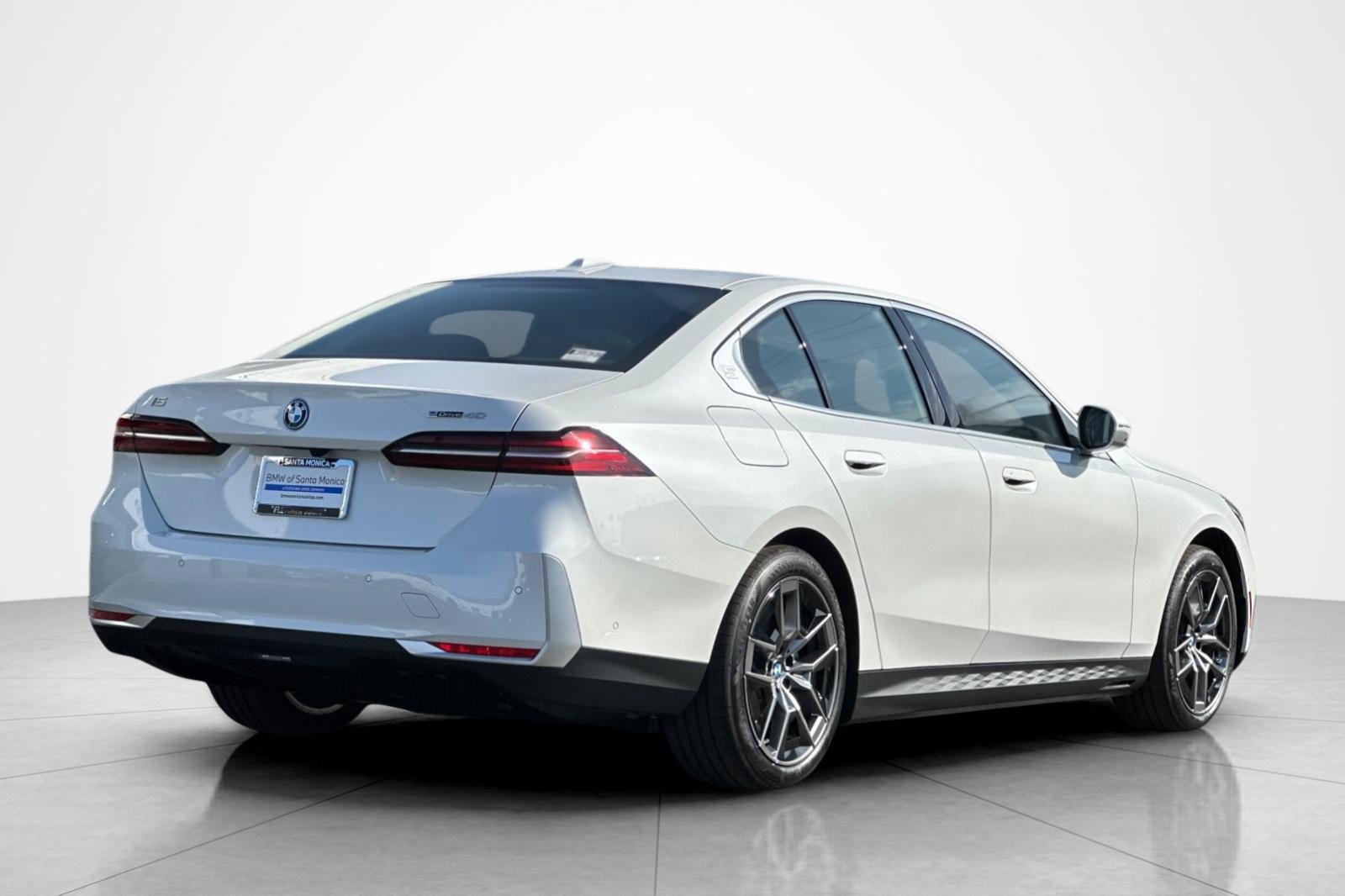 New 2027 BMW i5 eDrive40 w/ Premium Package RWD image 5