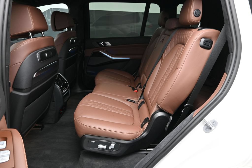 Used 2023 BMW X7 M60i w/ Executive Package AWD/4WD image 16