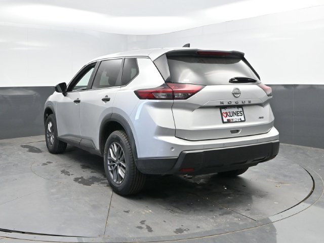 Used 2024 Nissan Rogue S AWD/4WD image 10