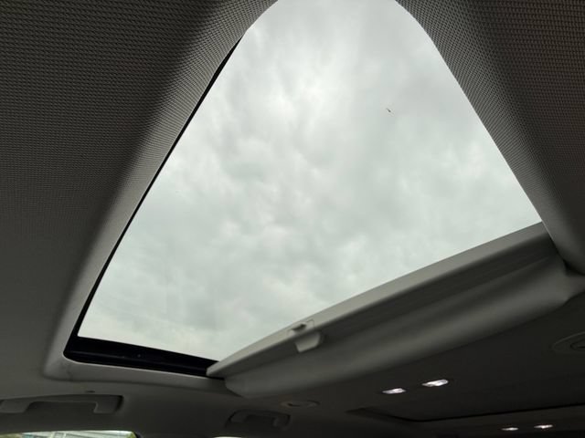 Used 2018 Chevrolet Traverse Premier w/ Driver Confidence II Package FWD image 7