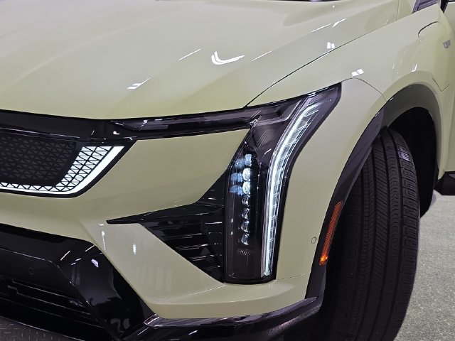New 2027 Cadillac Optiq Sport w/ LPO, Floor Liner Package AWD/4WD image 28