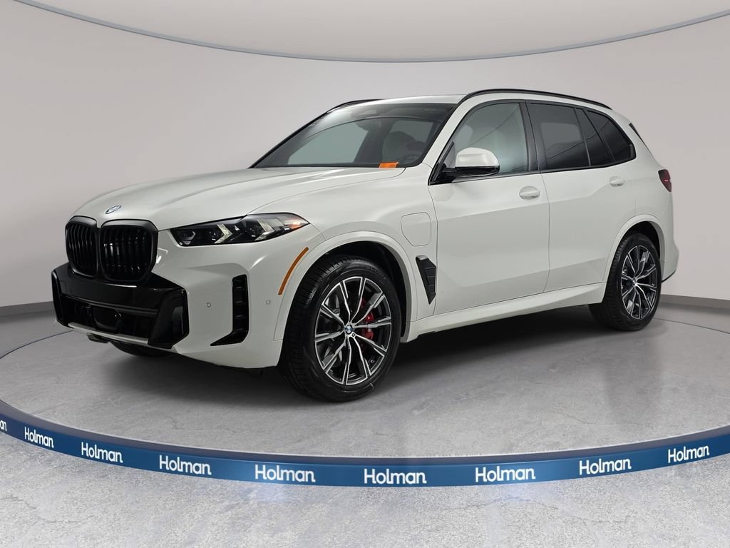 New 2026 BMW X5 xDrive50e w/ M Sport Package AWD/4WD image 1