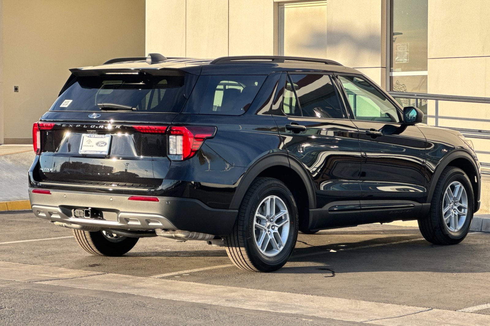 New 2026 Ford Explorer Active w/ Active Comfort Package image 3