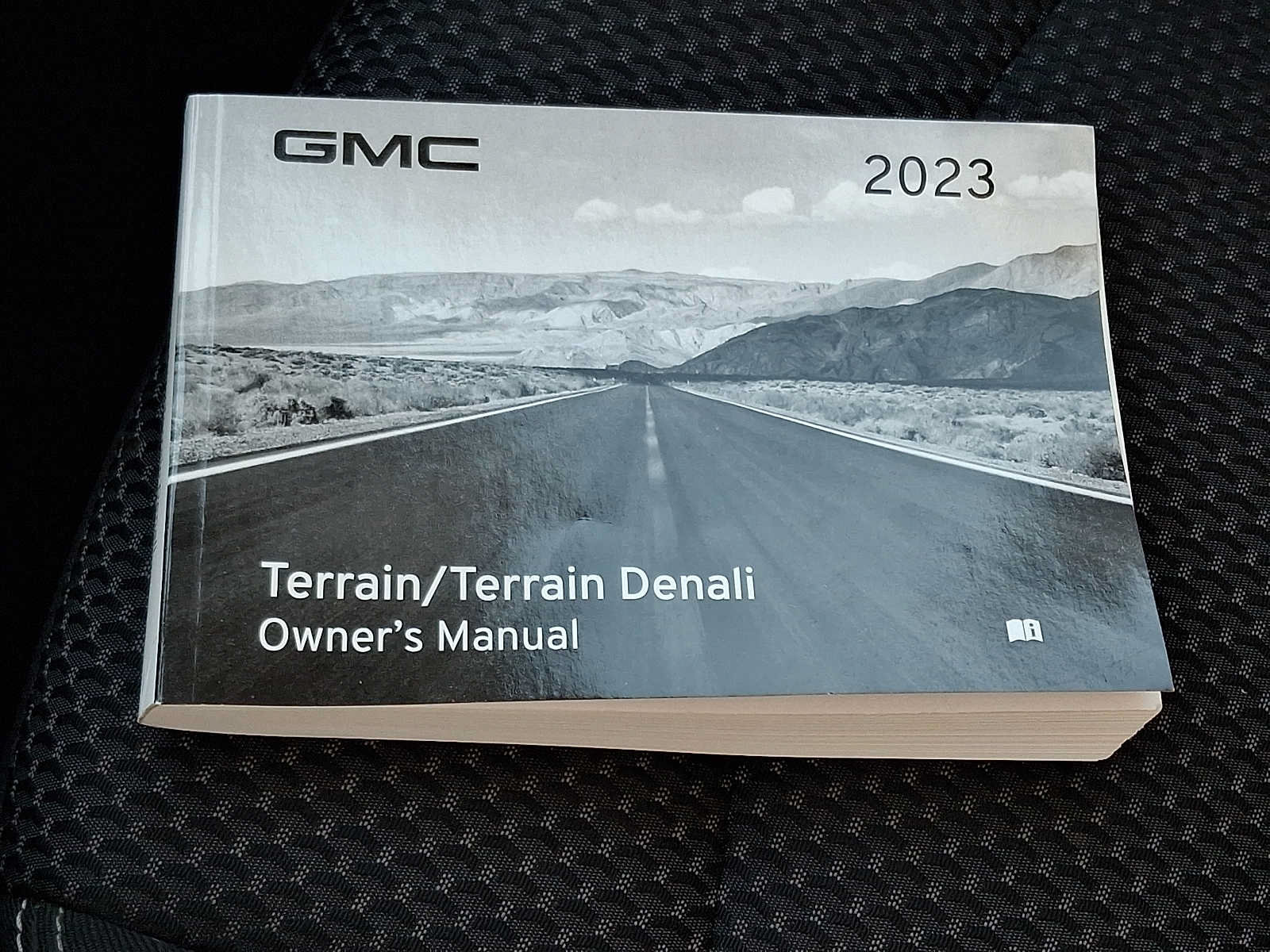 Used 2023 GMC Terrain SLE w/ Driver Convenience Package AWD/4WD image 26