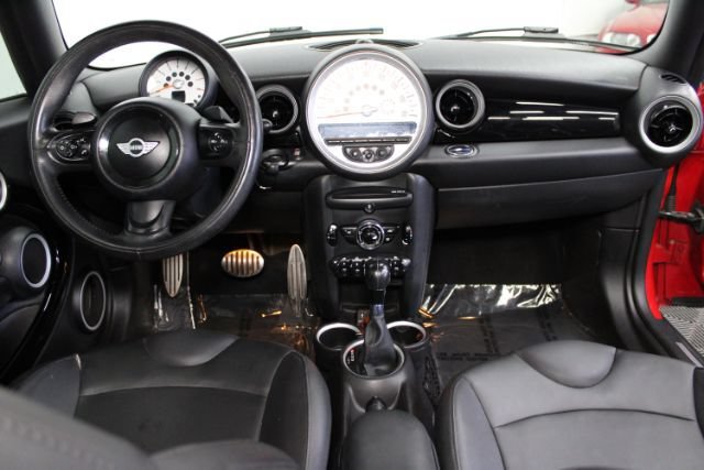 Used 2013 MINI Cooper Clubman S FWD image 2
