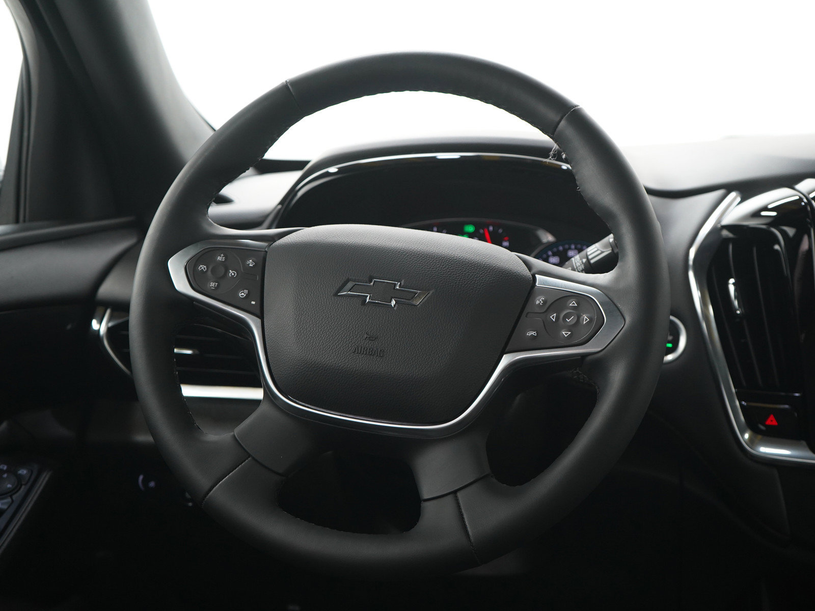 Used 2023 Chevrolet Traverse RS AWD/4WD image 18