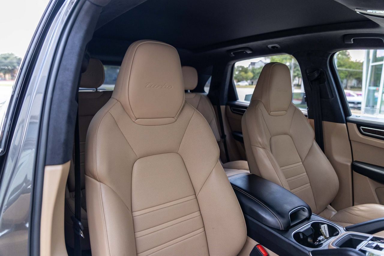 Used 2020 Porsche Cayenne Turbo AWD/4WD image 53
