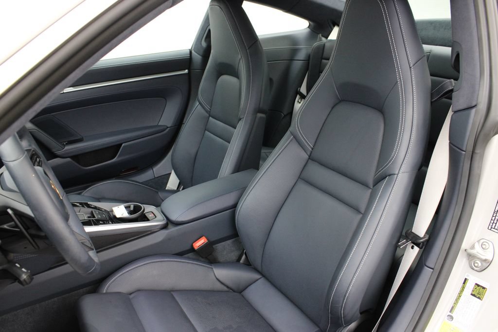 Certified 2025 Porsche 911 Carrera RWD image 5