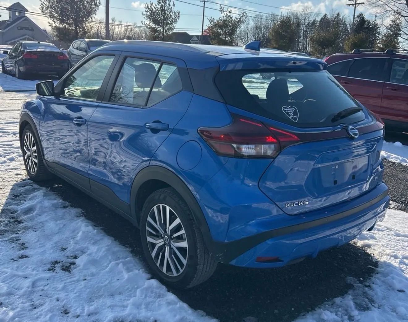Used 2021 Nissan Kicks SV image 2