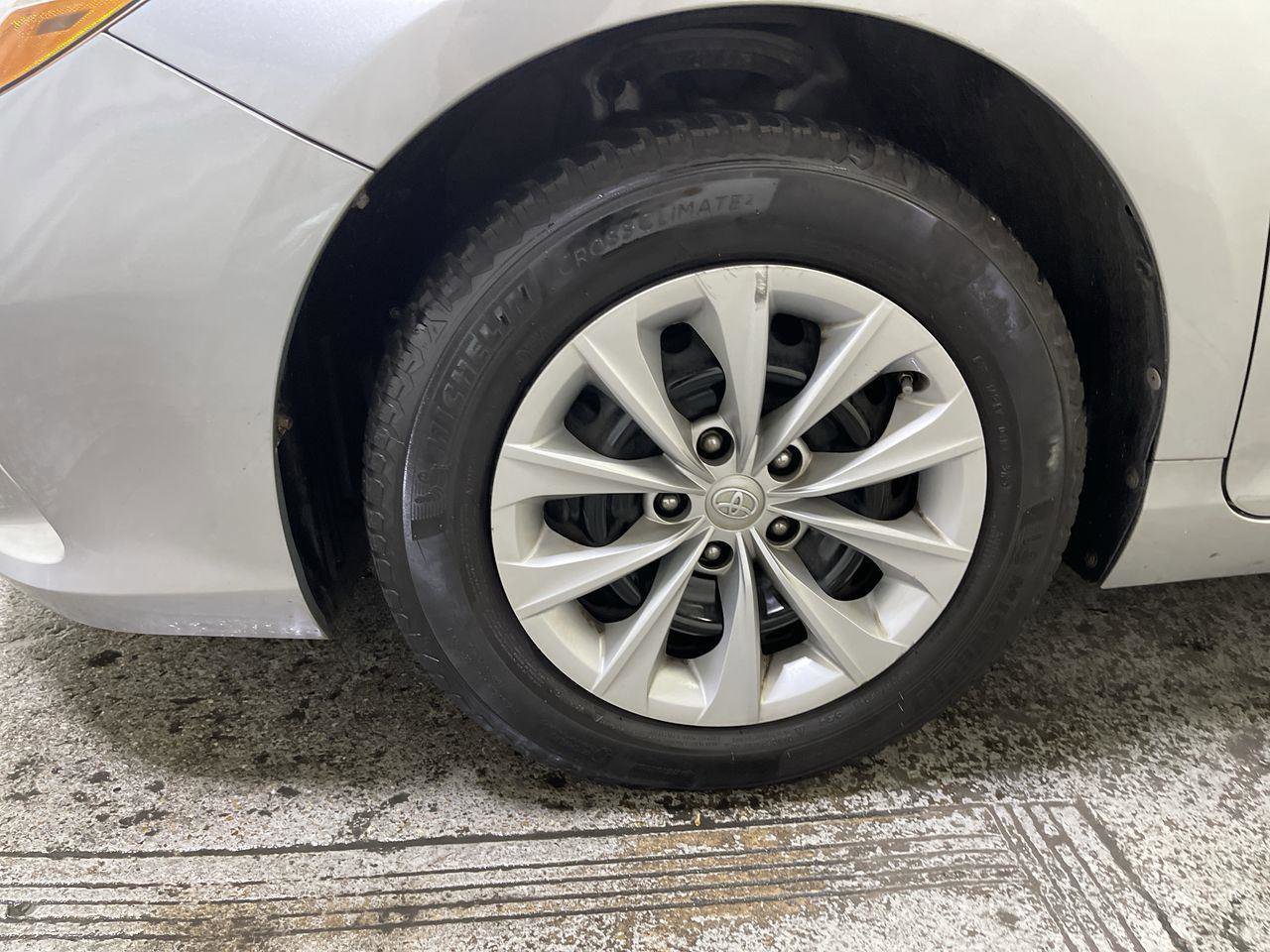 Used 2015 Toyota Camry LE FWD image 10