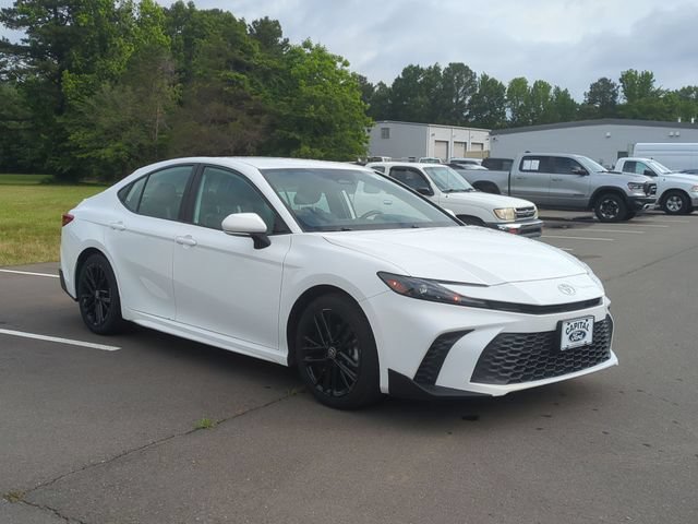 Used 2025 Toyota Camry SE FWD image 15