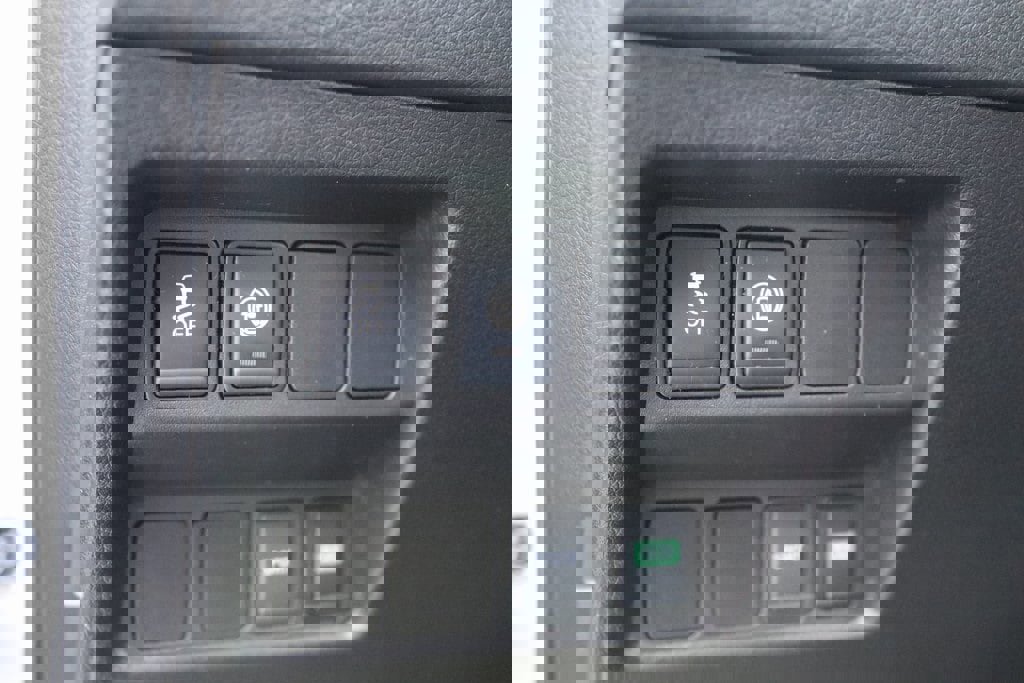 Used 2021 Nissan Rogue Sport S image 13