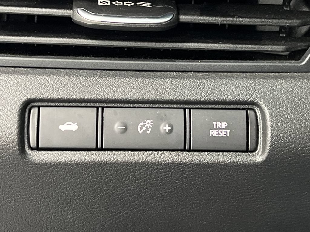 Used 2025 Nissan Altima 2.5 SV FWD image 42