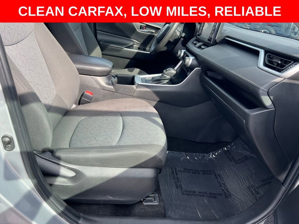 Used 2022 Toyota RAV4 XLE AWD/4WD image 31