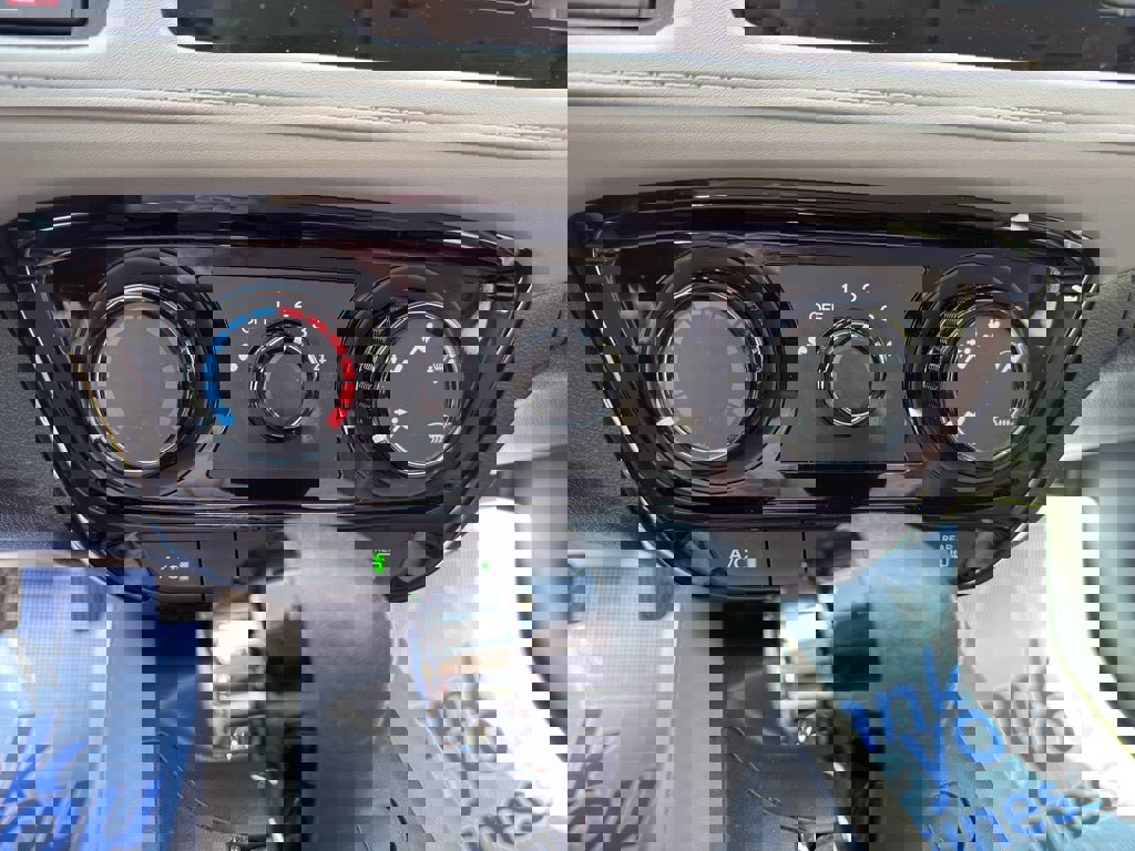 Certified 2021 Honda HR-V LX image 16