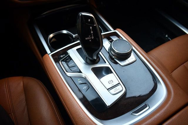 Used 2018 BMW 740i xDrive image 35