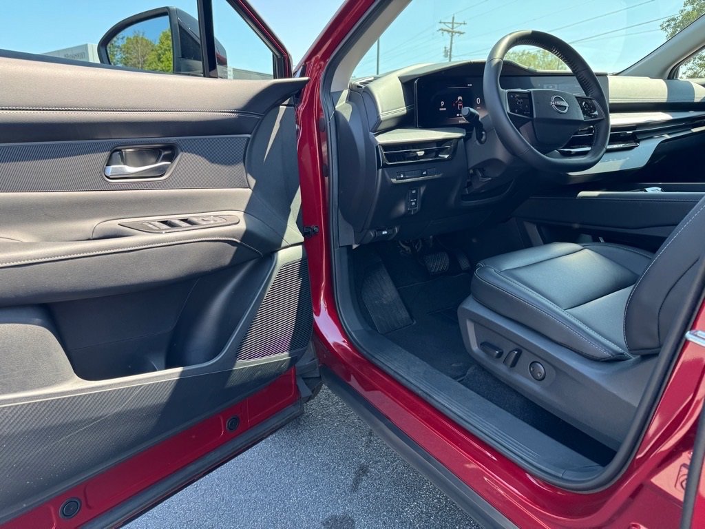 Certified 2025 Nissan Murano SV image 14