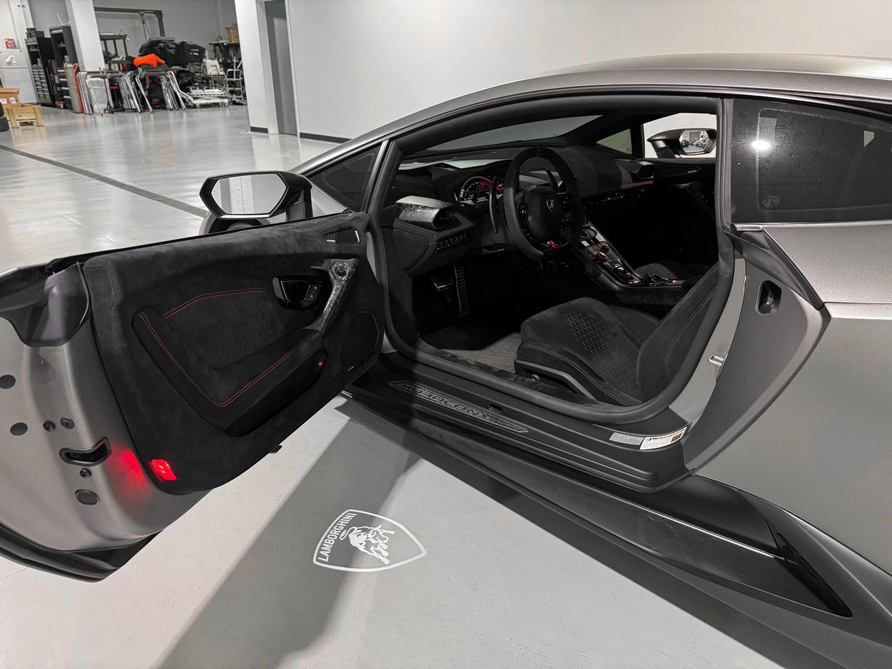 Used 2018 Lamborghini Huracan Performante image 9