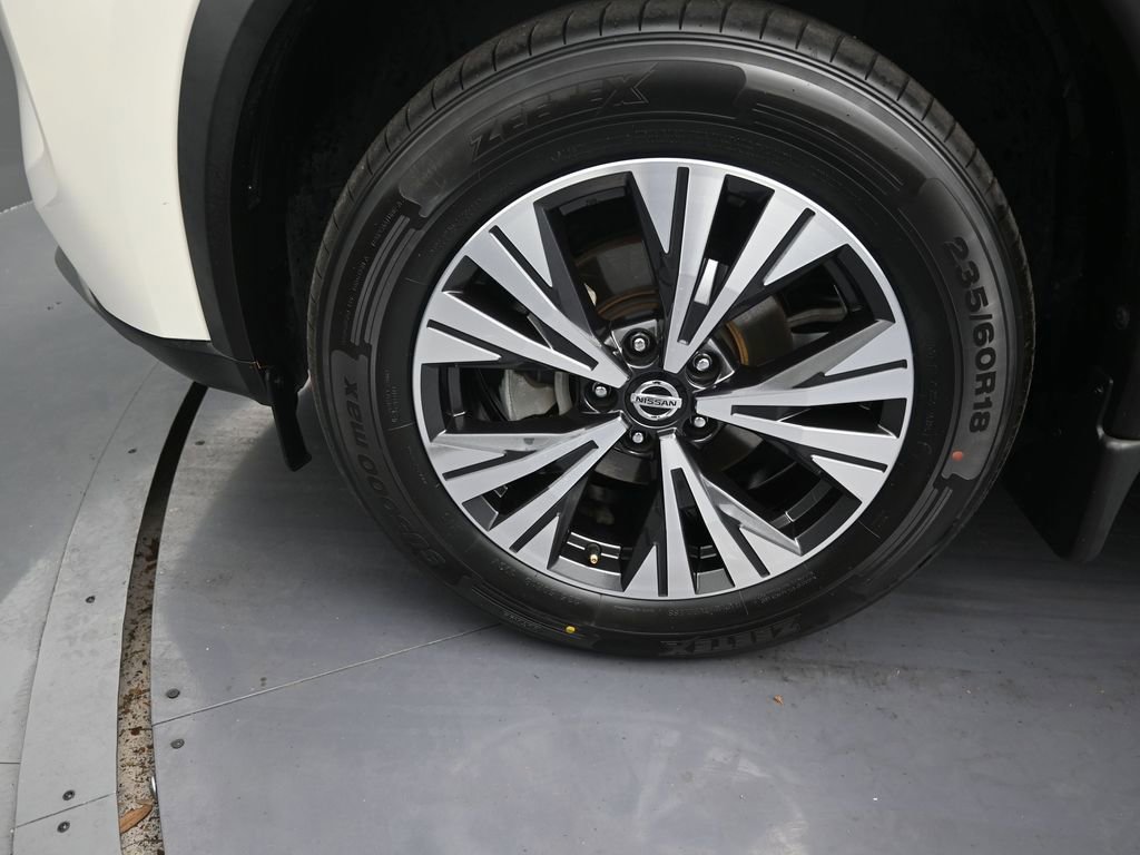 Used 2021 Nissan Rogue SV image 9
