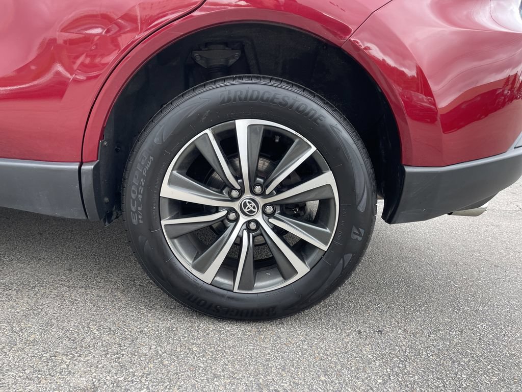Used 2023 Toyota Venza LE AWD/4WD image 10