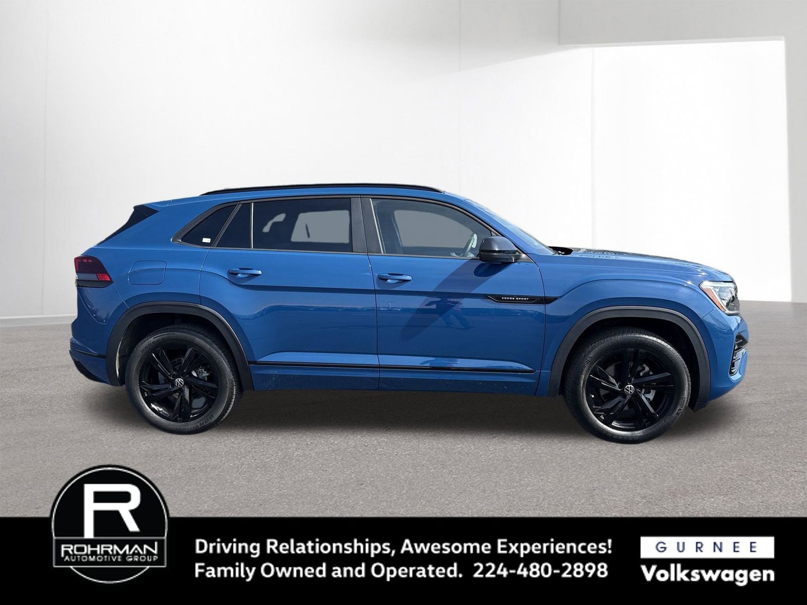 Used 2025 Volkswagen Atlas Cross Sport SEL R-Line image 11