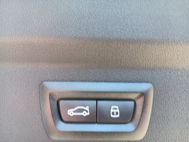 New 2025 BMW X2 xDrive28i w/ Convenience Package image 10