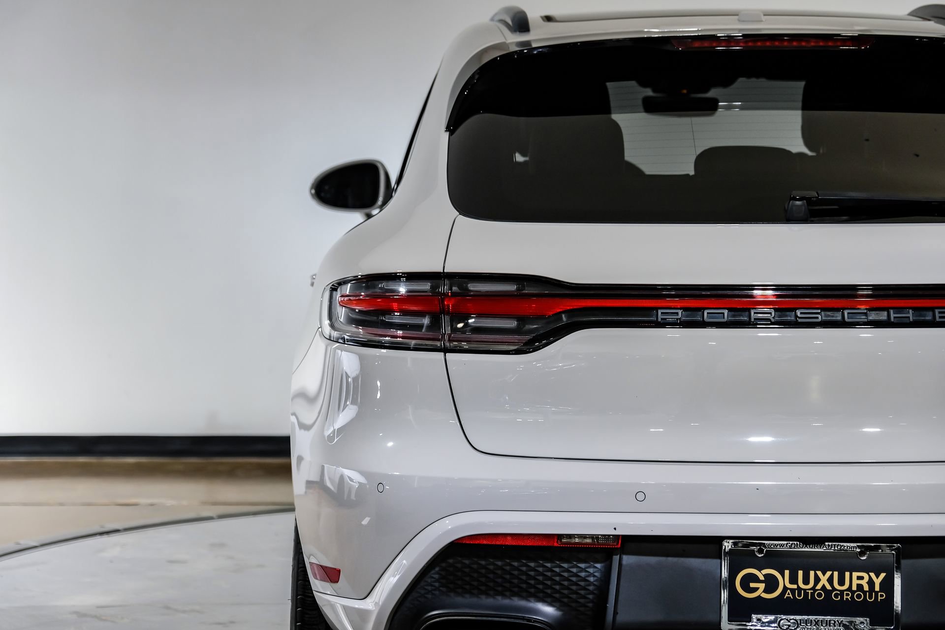 Used 2023 Porsche Macan AWD/4WD image 61