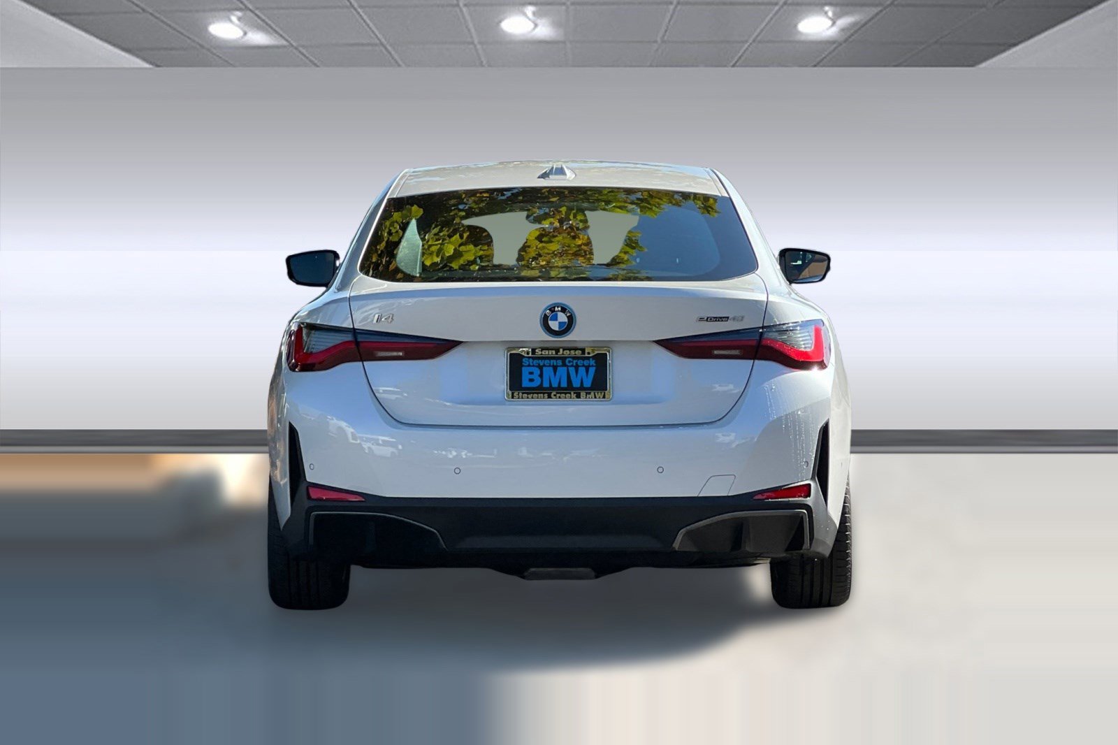 Used 2025 BMW i4 eDrive40 w/ Premium Package RWD image 9