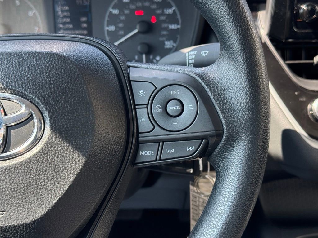 Certified 2025 Toyota Corolla LE image 32