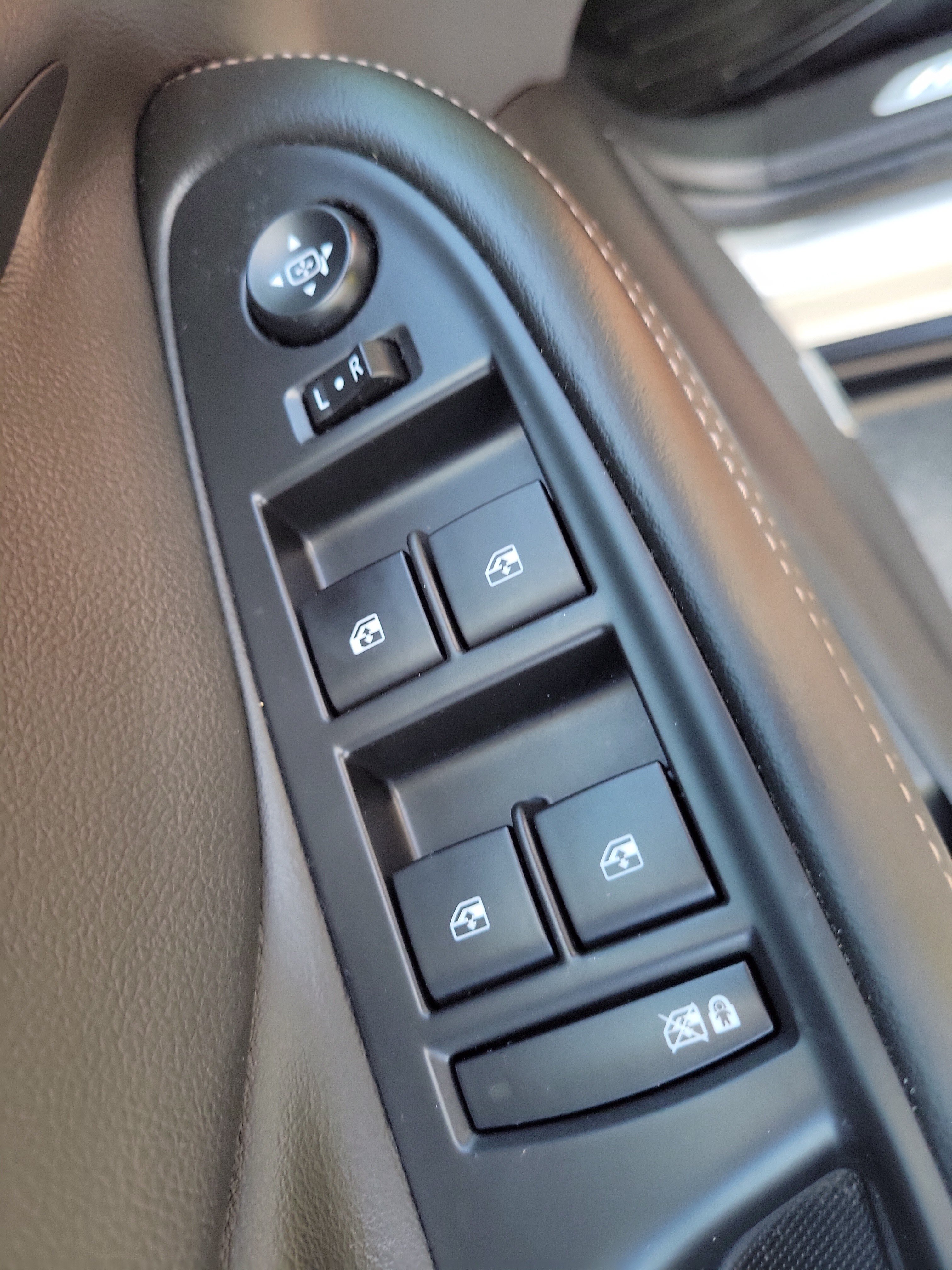 Used 2017 Buick Envision Premium AWD/4WD image 20
