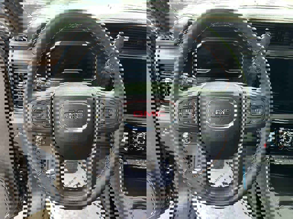 Used 2025 GMC Sierra 2500 AT4 image 31