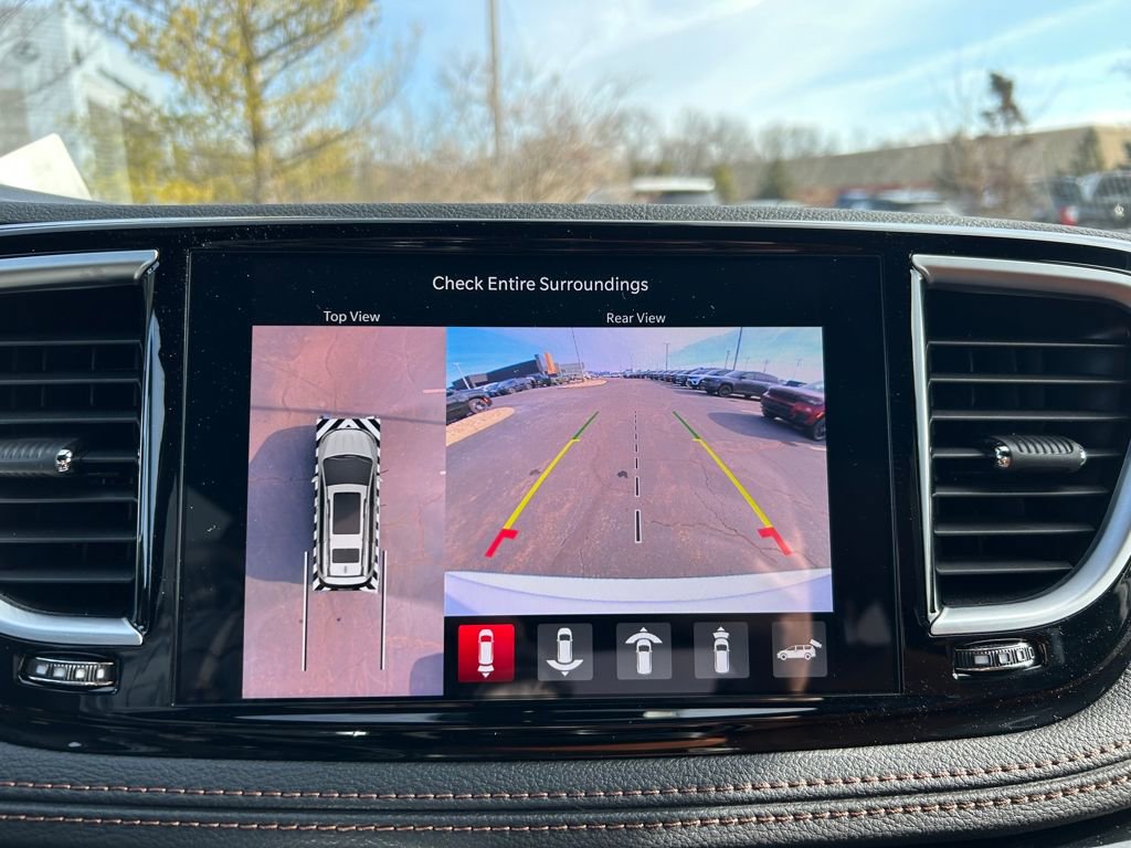 New 2026 Chrysler Pacifica Pinnacle image 22