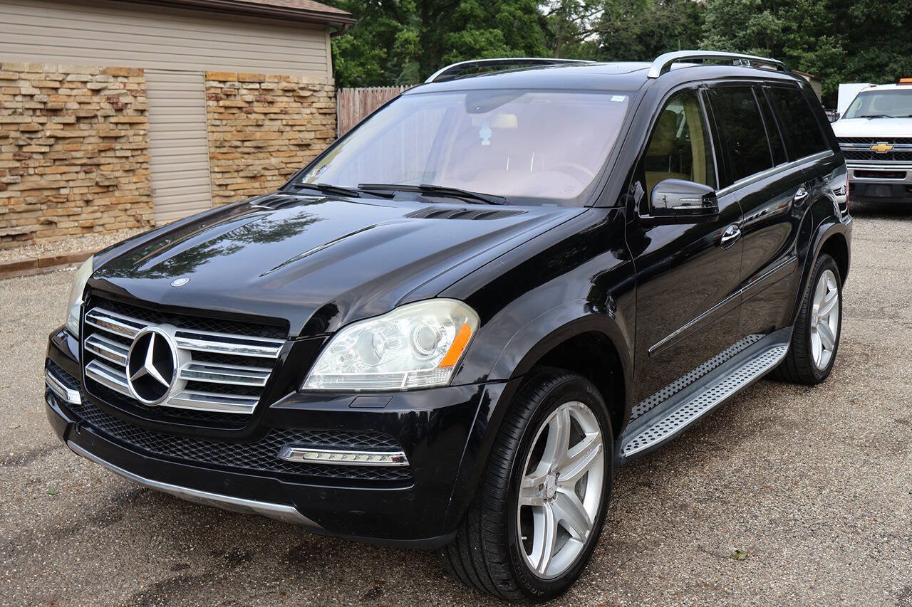 Used 2011 Mercedes-Benz GL 550 4MATIC image 4