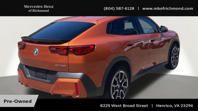 Used 2025 BMW X2 xDrive28i AWD/4WD image 2