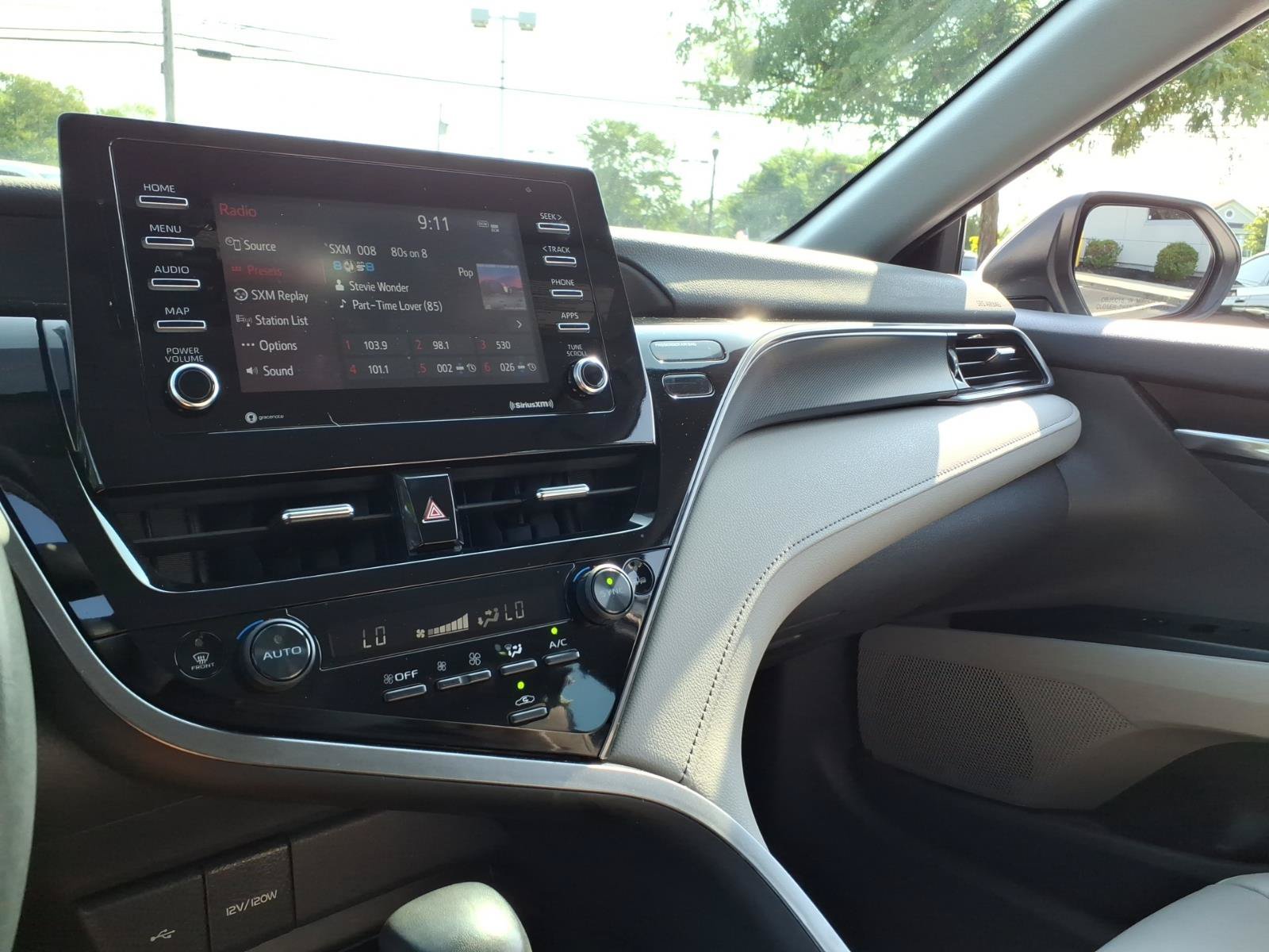 Used 2022 Toyota Camry SE FWD image 21