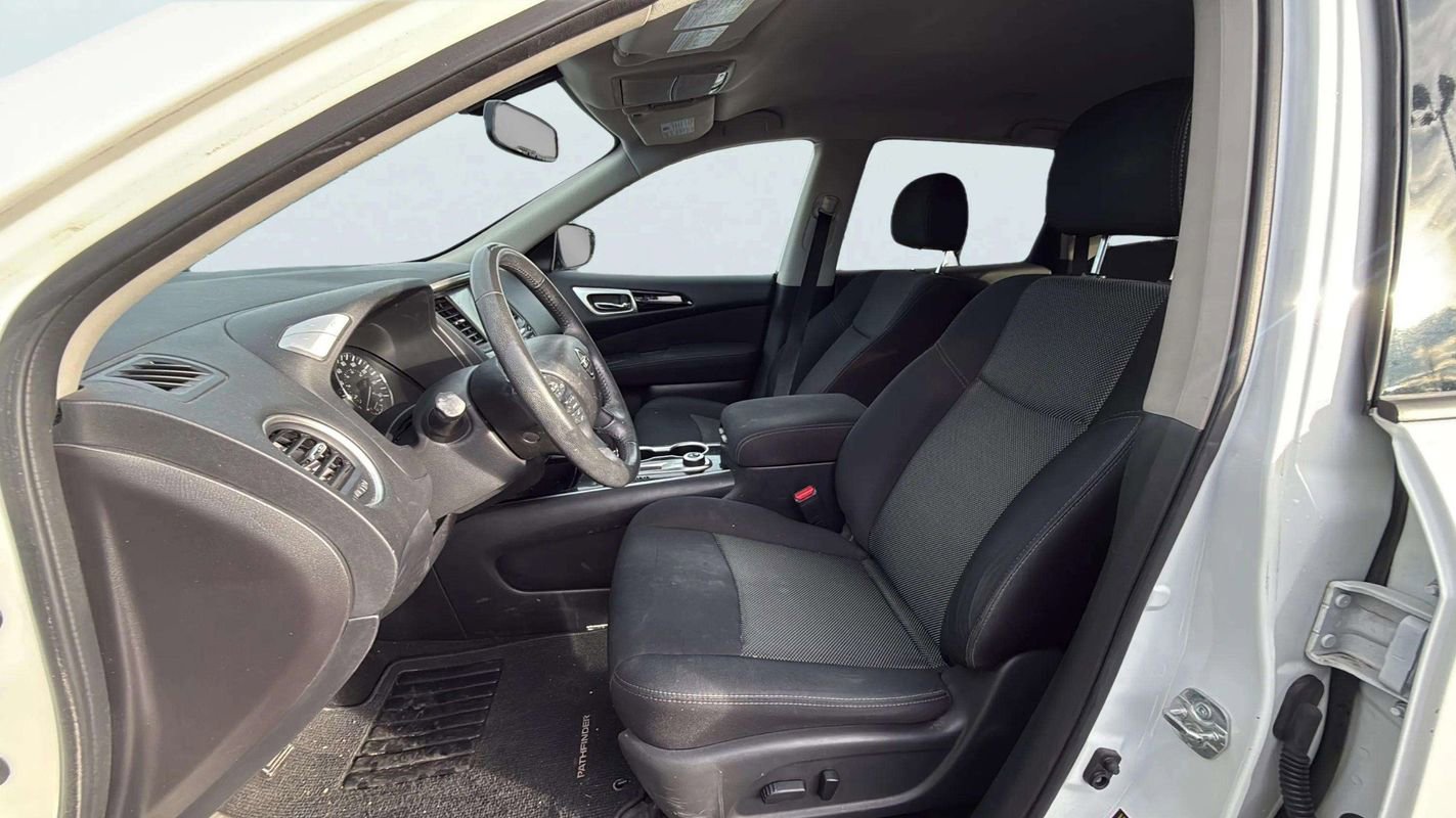 Used 2017 Nissan Pathfinder SV image 14